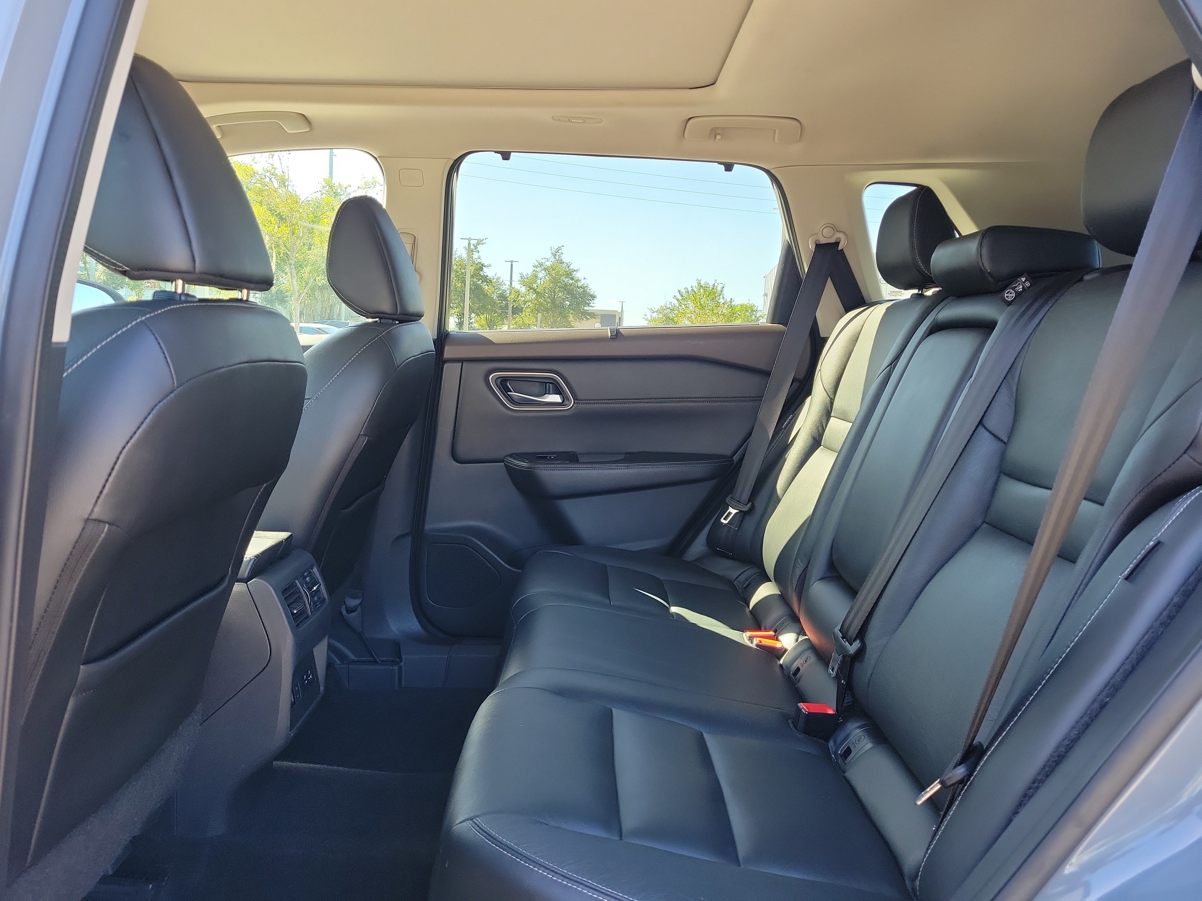 Certified 2021 Nissan Rogue SL w/ Premium Package FWD image 18