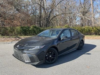 Used 2025 Toyota Camry SE w/ Multimedia Upgrade Package