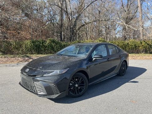 Used 2025 Toyota Camry SE w/ Multimedia Upgrade Package image 1