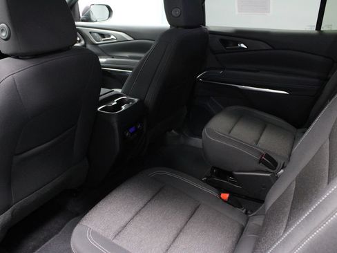 Used 2025 Chevrolet Traverse LT AWD/4WD image 21