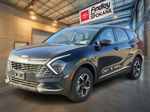 Used 2024 Kia Sportage LX image 1