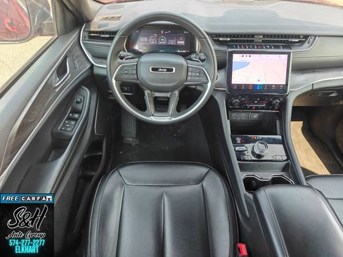 Used 2024 Jeep Grand Cherokee Limited 4xe AWD/4WD image 4