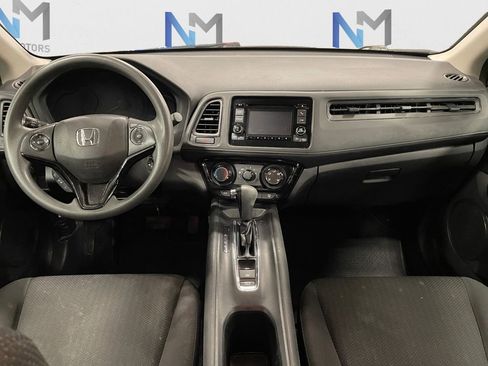 Used 2018 Honda HR-V LX image 10