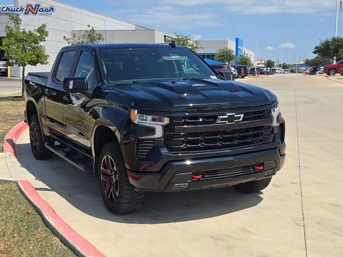 Used 2023 Chevrolet Silverado 1500 LT Trail Boss w/ LT Trail Boss Premium Package AWD/4WD image 1