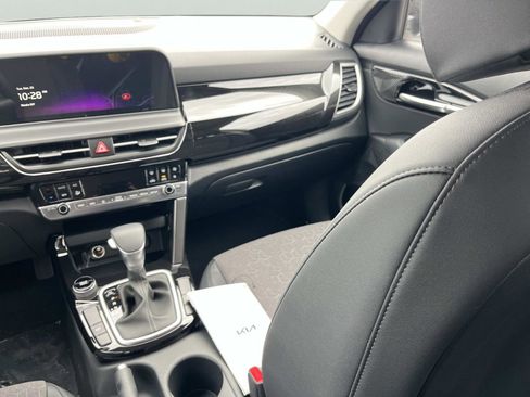 New 2026 Kia Seltos S FWD image 14