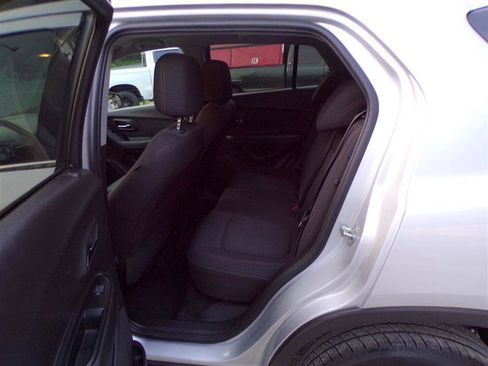 Used 2017 Chevrolet Trax LT image 19