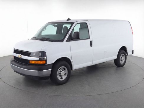 Used 2025 Chevrolet Express 3500 LT w/ LT Preferred Equipment Group image 3