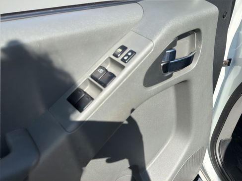 Used 2021 Nissan Frontier SV w/ Midnight Edition Floor Mats AWD/4WD image 18