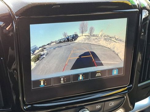 Certified 2024 Chevrolet Traverse LT w/ Rear Camera Mirror Package image 18