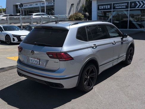 Used 2023 Volkswagen Tiguan SE R-Line AWD/4WD image 6