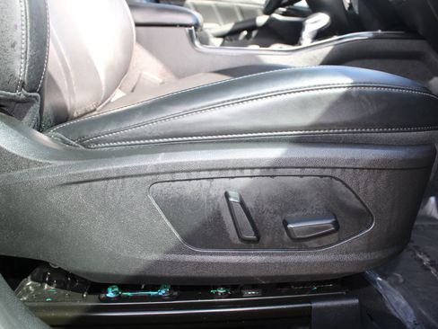 Used 2023 Kia Sorento SX image 37