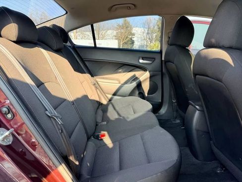 Used 2017 Kia Forte LX image 12