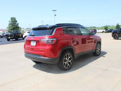Used 2025 Jeep Compass Limited AWD/4WD image 6