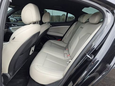 Used 2023 Genesis G70 2.0T image 17