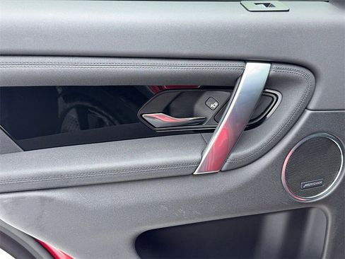 Used 2022 Land Rover Discovery Sport SE image 46