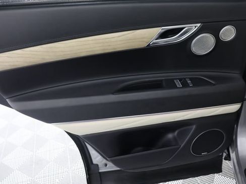 Used 2022 Genesis GV80 2.5T w/ Prestige Package 04 image 27