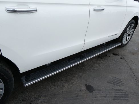 Used 2021 Ford Expedition Max Platinum image 5