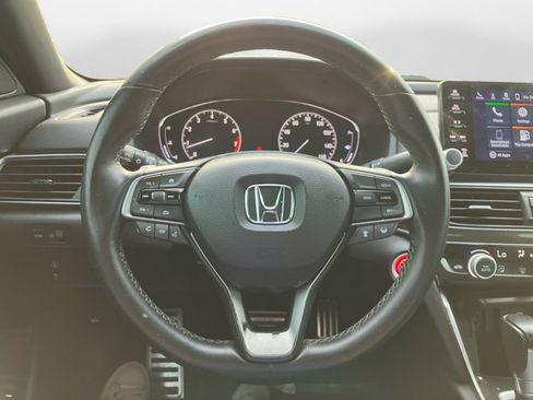 Used 2018 Honda Accord Sport image 13