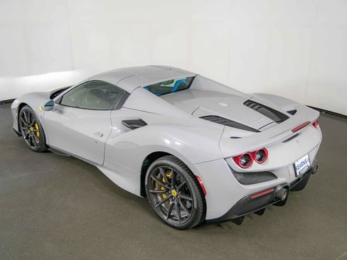 Used 2023 Ferrari F8 Tributo RWD image 29