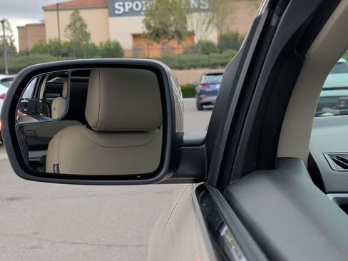 Used 2018 Ford Edge SEL w/ Equipment Group 201A FWD image 22