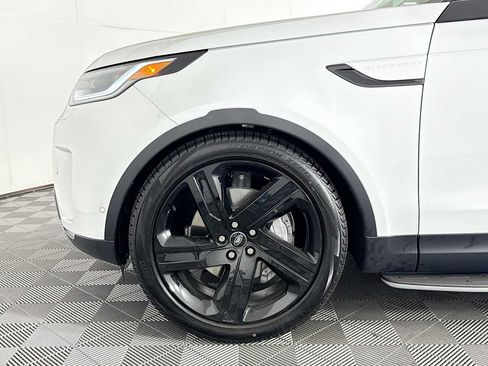 New 2025 Land Rover Discovery S AWD/4WD image 30