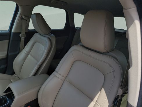 Used 2021 Lincoln Corsair FWD w/ Convenience Package image 19