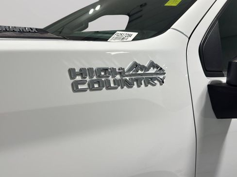 Used 2026 Chevrolet Silverado 2500 High Country w/ Technology Package AWD/4WD image 39