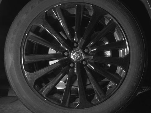 Used 2025 Toyota Highlander XSE image 13