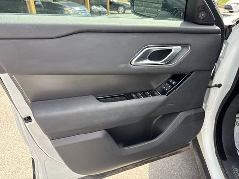 Used 2024 Land Rover Range Rover Velar Dynamic SE image 18