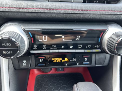 Used 2020 Toyota RAV4 TRD Off-Road w/ TRD Off-Road Weather Package AWD/4WD image 30