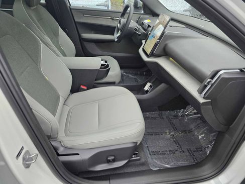 New 2026 Volvo EX30 Plus w/ Protection Package image 11