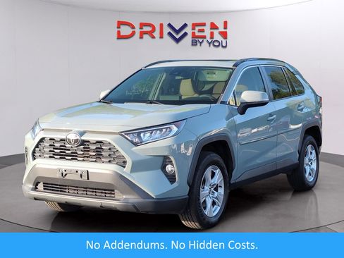 Used 2020 Toyota RAV4 XLE w/ Convenience Package image 1