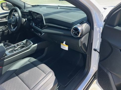 New 2026 Chevrolet Equinox LT w/ Convenience Package II FWD image 37