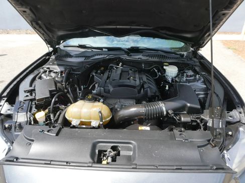 Used 2016 Ford Mustang Coupe RWD image 23