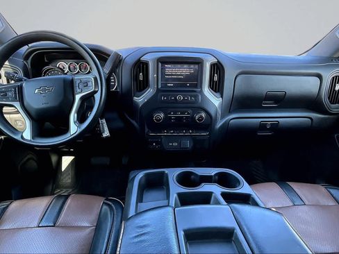 Used 2021 Chevrolet Silverado 1500 Custom Trail Boss AWD/4WD image 9