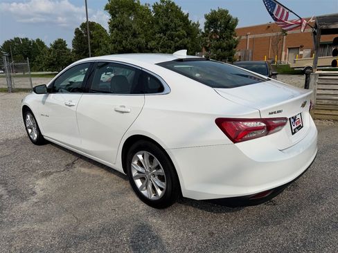 Used 2021 Chevrolet Malibu LT FWD image 3