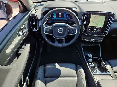 New 2026 Volvo XC40 B5 Plus w/ Climate Package AWD/4WD image 9