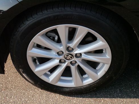 Used 2025 Toyota Corolla LE w/ LE Premium Package FWD image 15