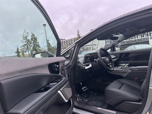 New 2026 Cadillac Optiq Luxury 1 image 20