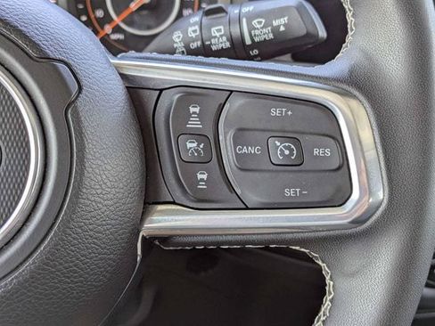 Used 2025 Jeep Wrangler Unlimited Sahara AWD/4WD image 25