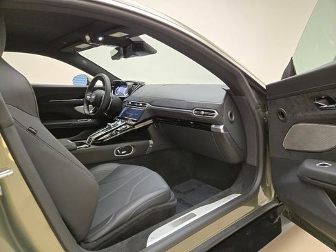 Used 2025 Aston Martin V8 Vantage Coupe RWD image 20