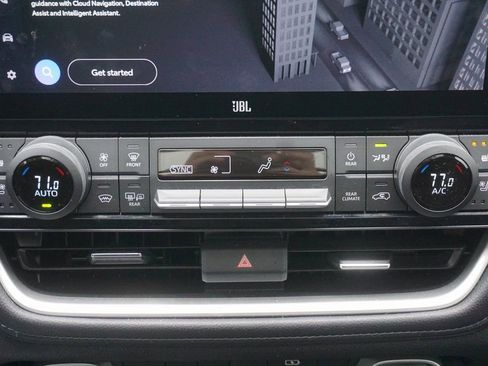 Used 2024 Toyota Grand Highlander Limited image 15