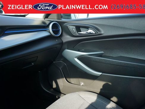 Used 2024 Chevrolet Trax LS w/ LS Convenience Package FWD image 30