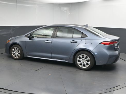 Used 2020 Toyota Corolla LE image 6