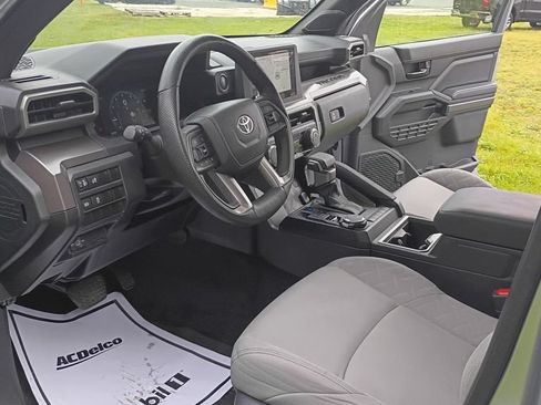 Used 2024 Toyota Tacoma SR5 AWD/4WD image 11