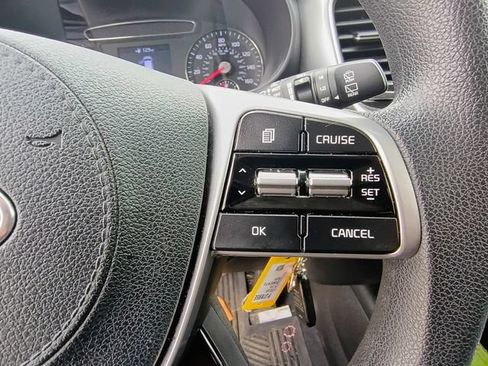 Used 2020 Kia Sorento LX FWD image 18