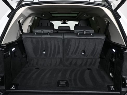 Used 2022 BMW X7 xDrive40i w/ Premium Package image 28