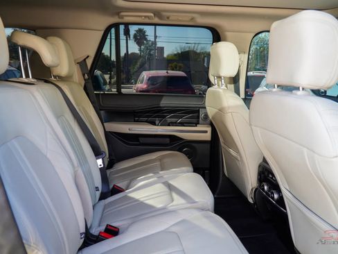 Used 2019 Ford Expedition Platinum image 26