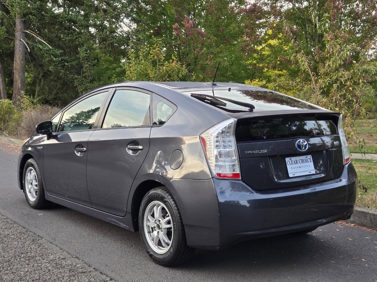 Used 2011 Toyota Prius Four w/ Navigation Pkg FWD image 3