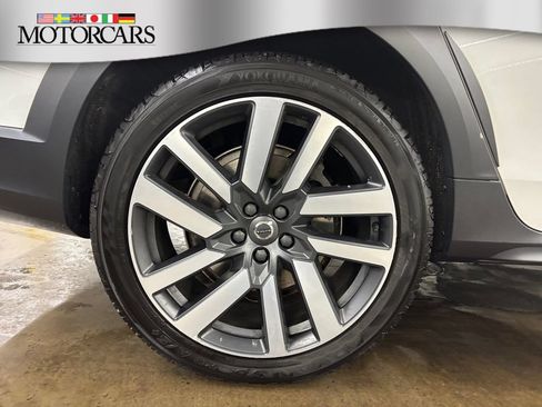 Used 2022 Volvo V90 B6 Cross Country w/ Advanced Package AWD/4WD image 35